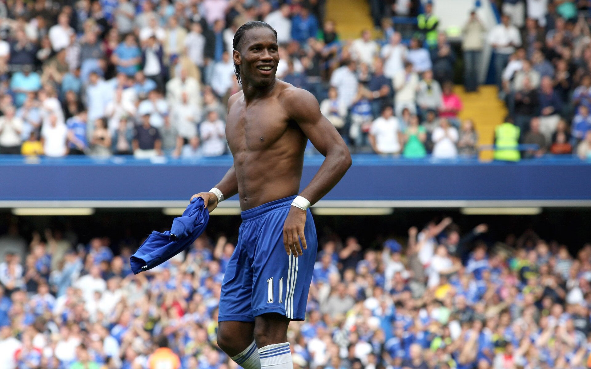 “拳王争霸：四川省体育馆拳击赛将诞生新的世界拳王”